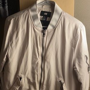 H&M, S, Milky white Bomber!